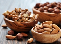 使用全自动包装机后的坚果炒货更受欢迎